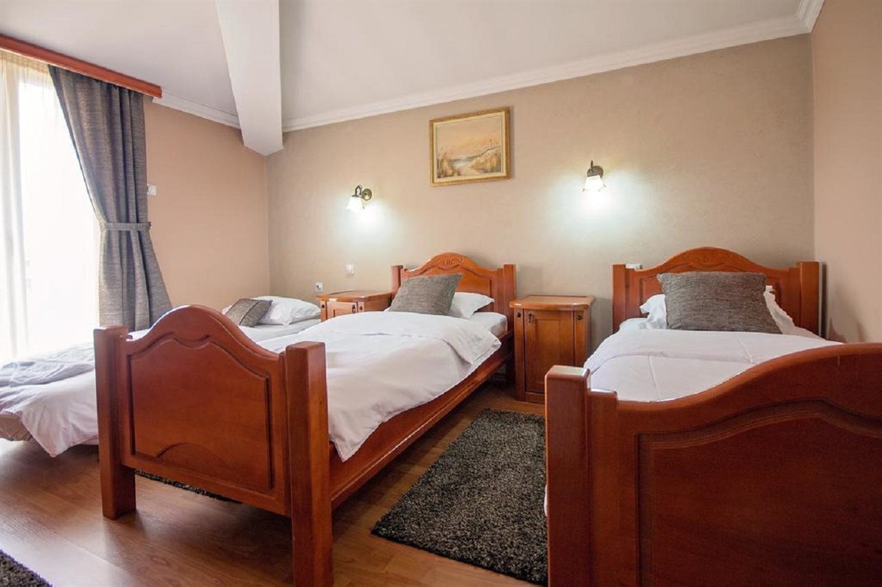 Hotel Holiday Podgorica Eksteriør bilde